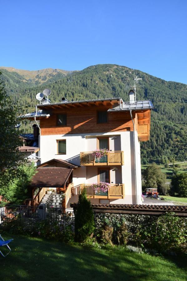 Appartamenti Penasa Renato Commezzadura Exterior photo